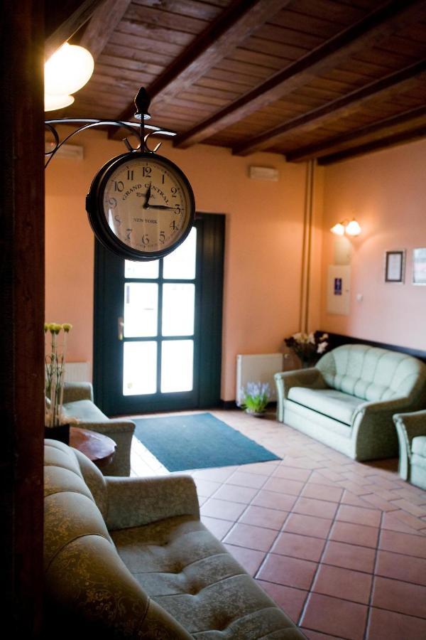 Hotel Maly Mlyn Stargard Szczeciński Buitenkant foto